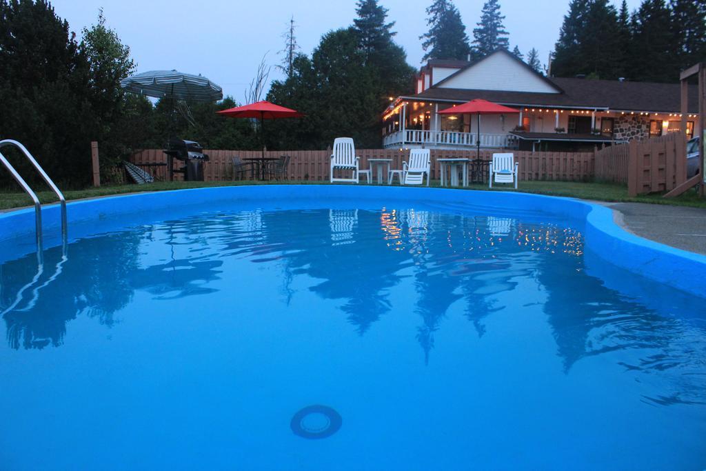 Motel Des Pays D'En Haut 발다비드 외부 사진