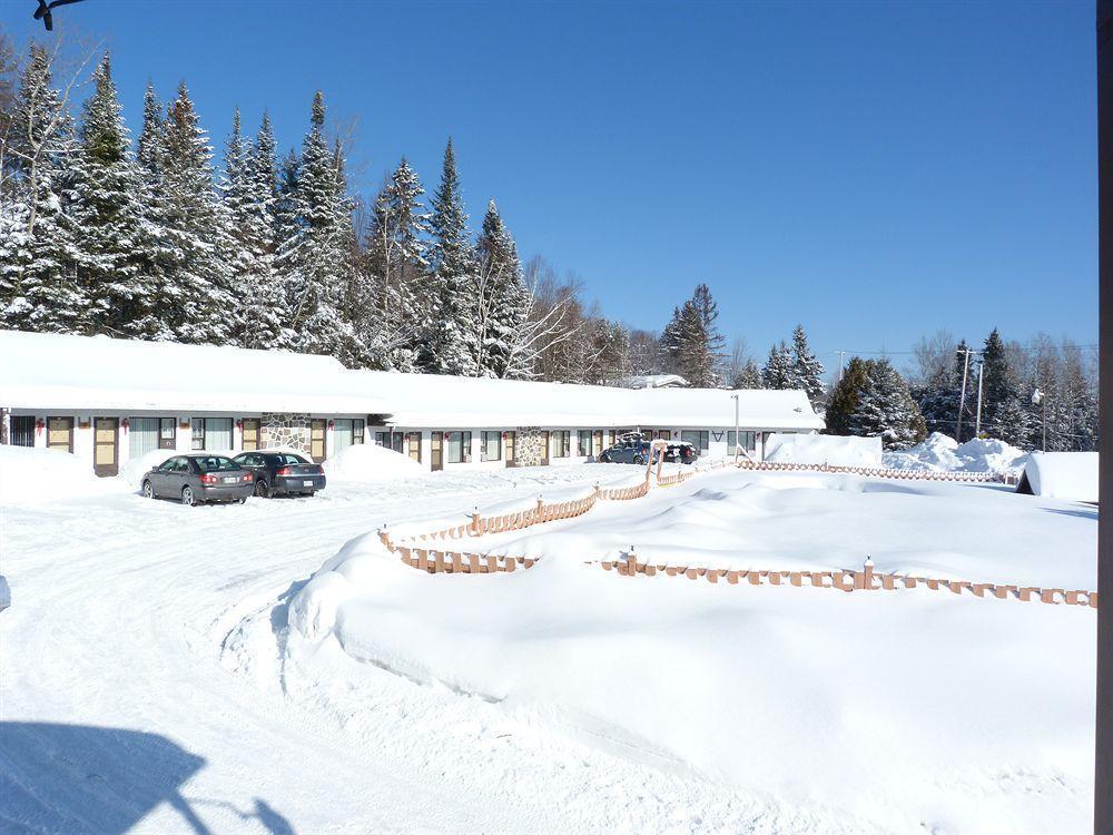 Motel Des Pays D'En Haut 발다비드 외부 사진