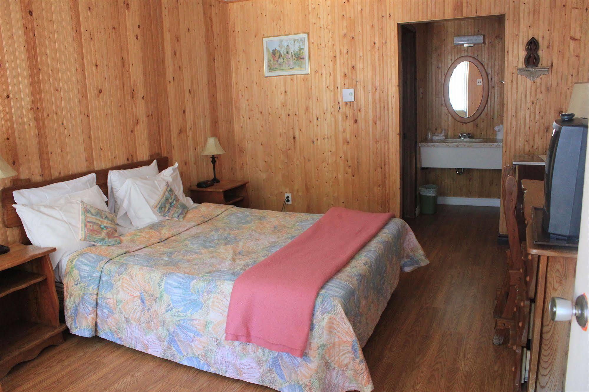 Motel Des Pays D'En Haut 발다비드 외부 사진