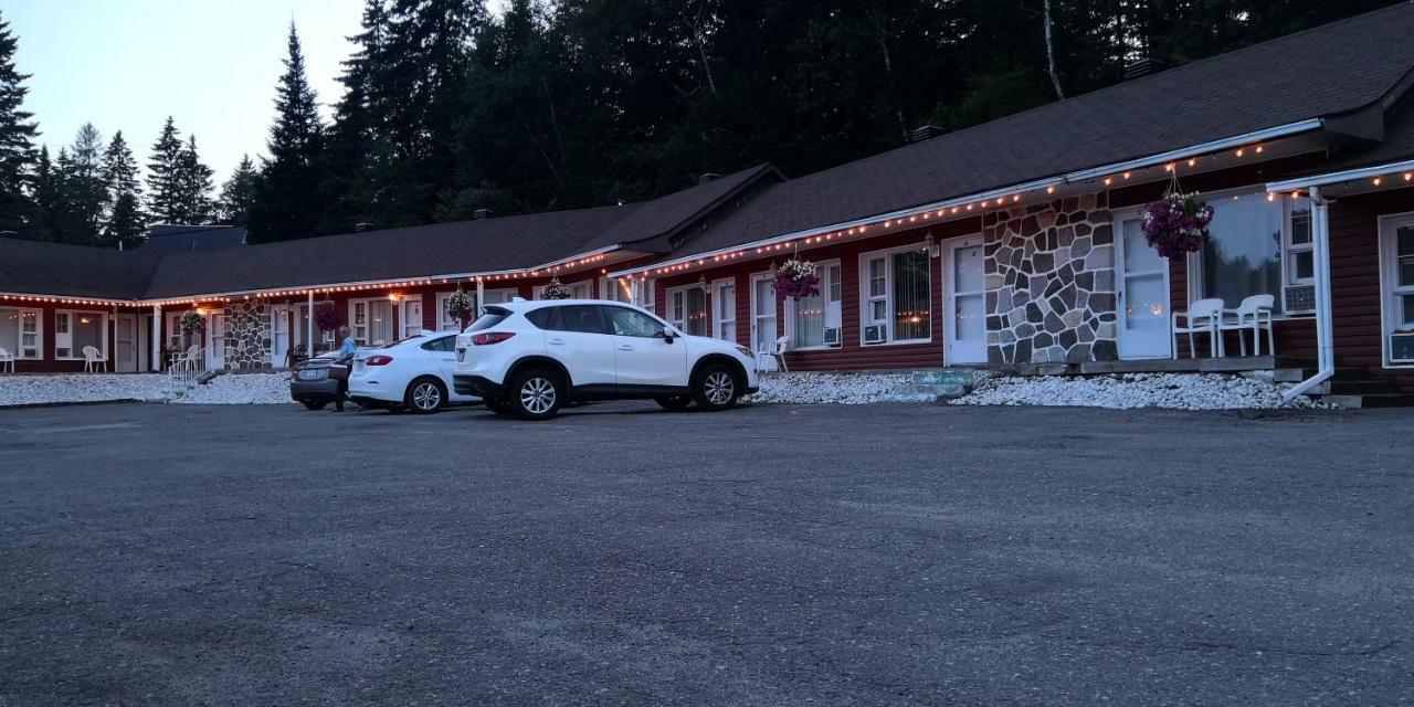 Motel Des Pays D'En Haut 발다비드 외부 사진
